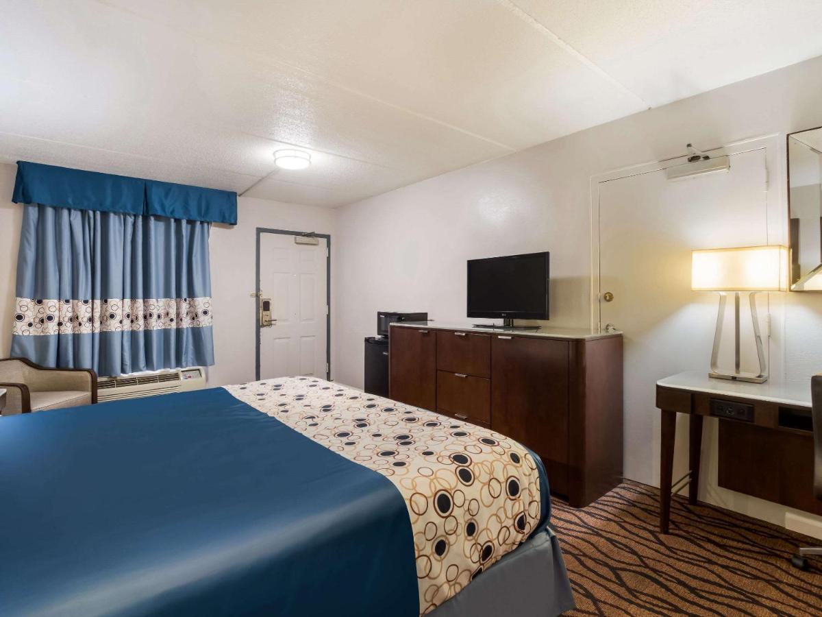 Rodeway Inn Greenwood Esterno foto